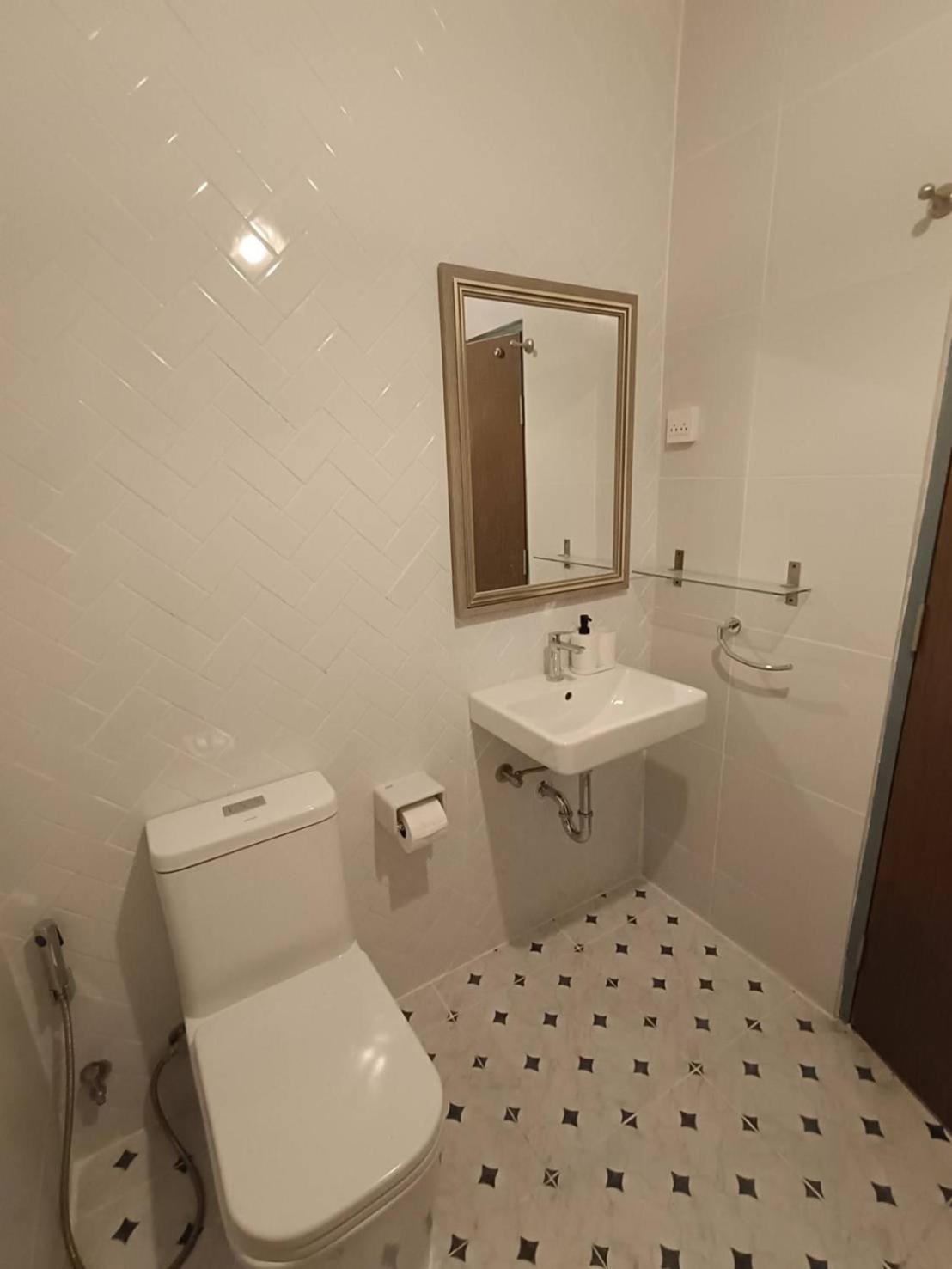 Baan Debtida Hotel Bangkok Bagian luar foto