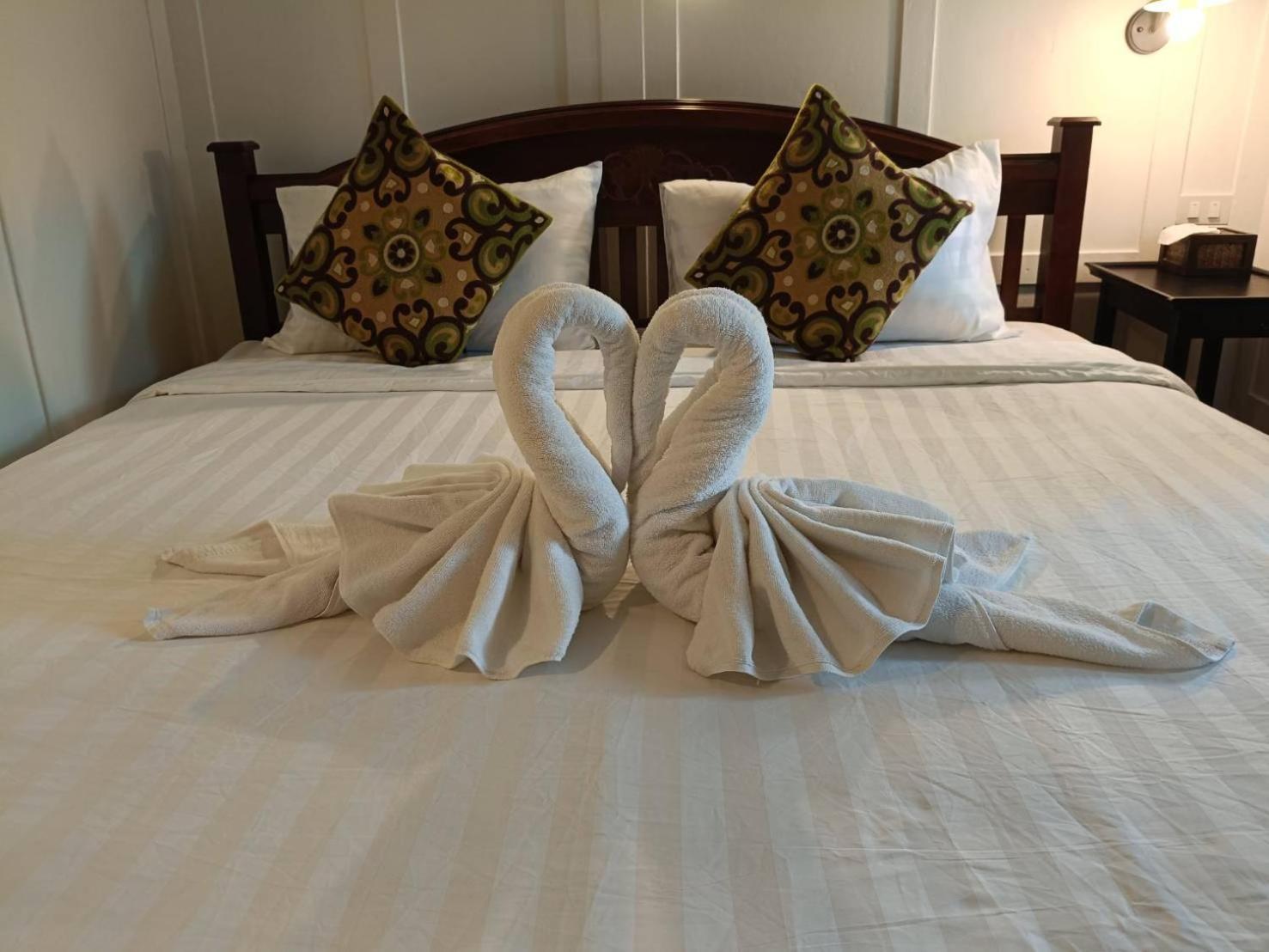 Baan Debtida Hotel Bangkok Bagian luar foto
