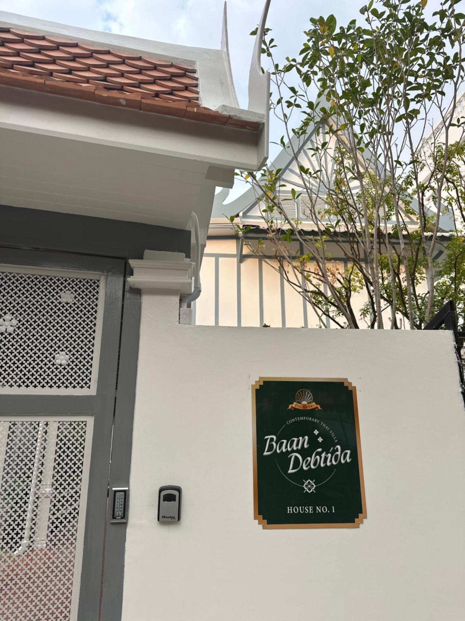 Baan Debtida Hotel Bangkok Bagian luar foto