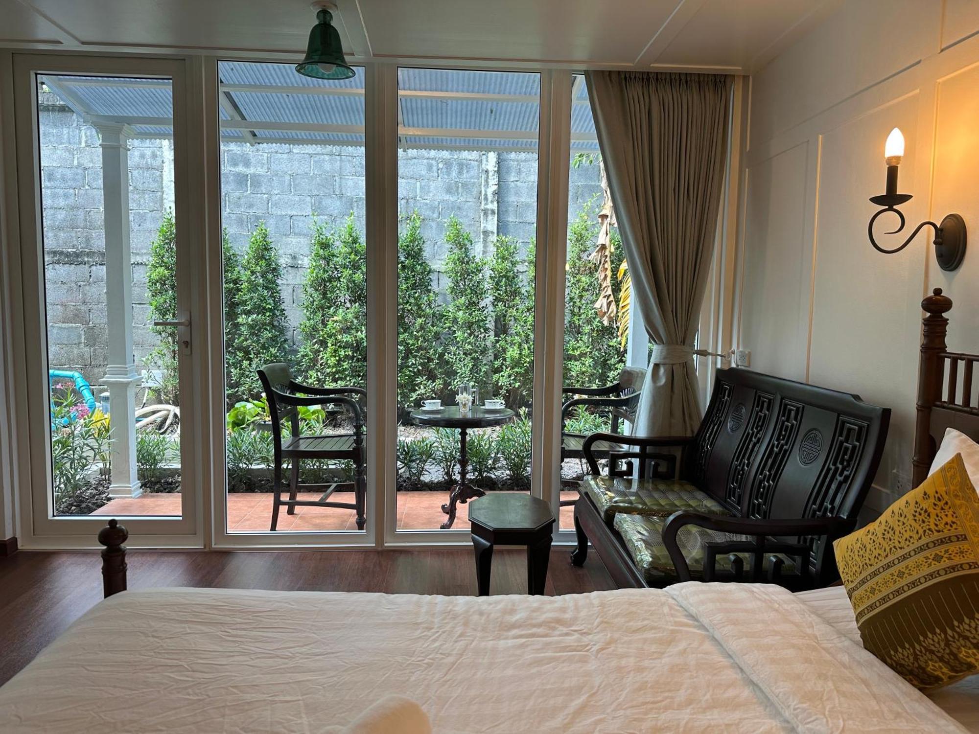 Baan Debtida Hotel Bangkok Bagian luar foto