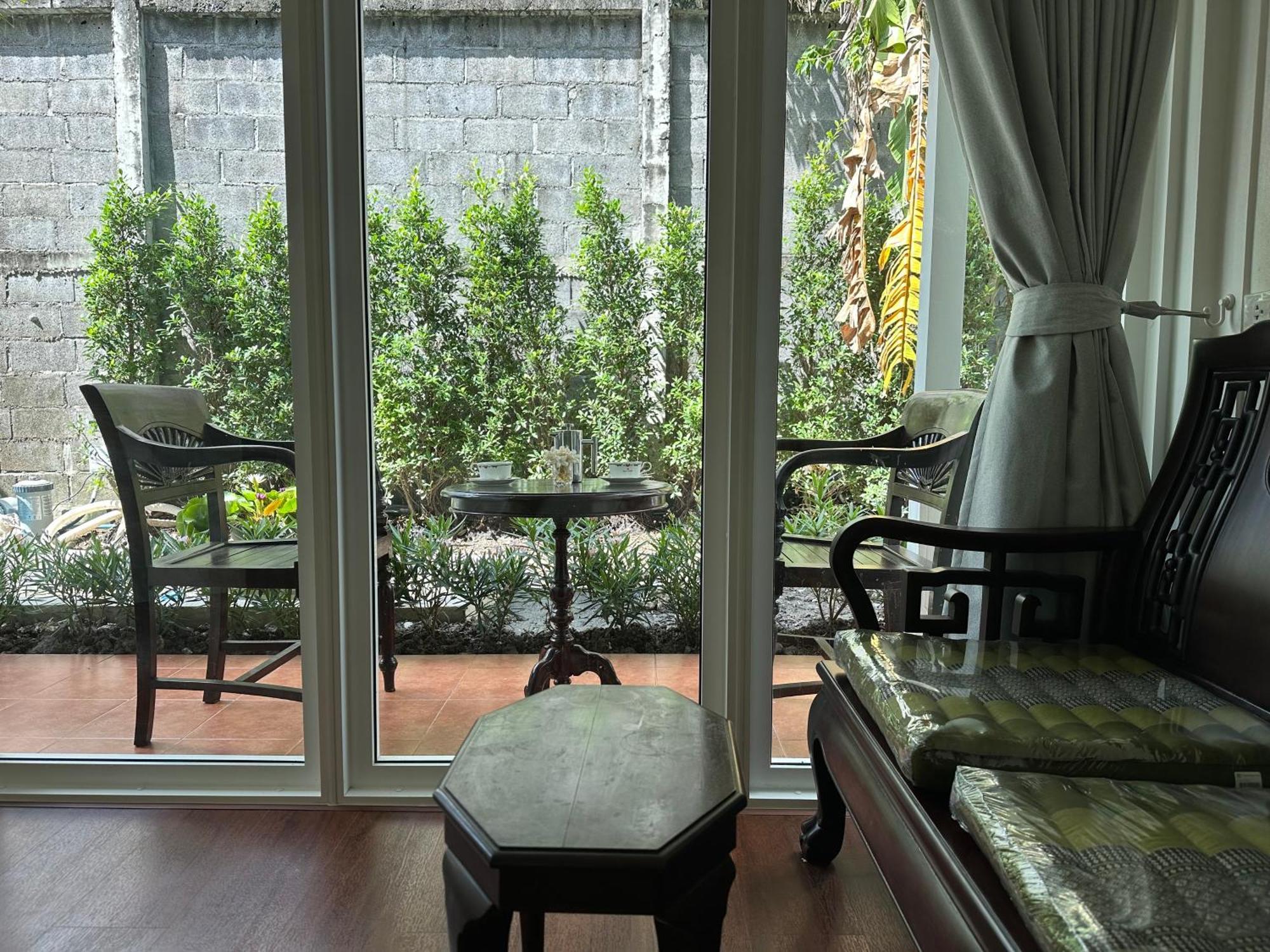 Baan Debtida Hotel Bangkok Bagian luar foto