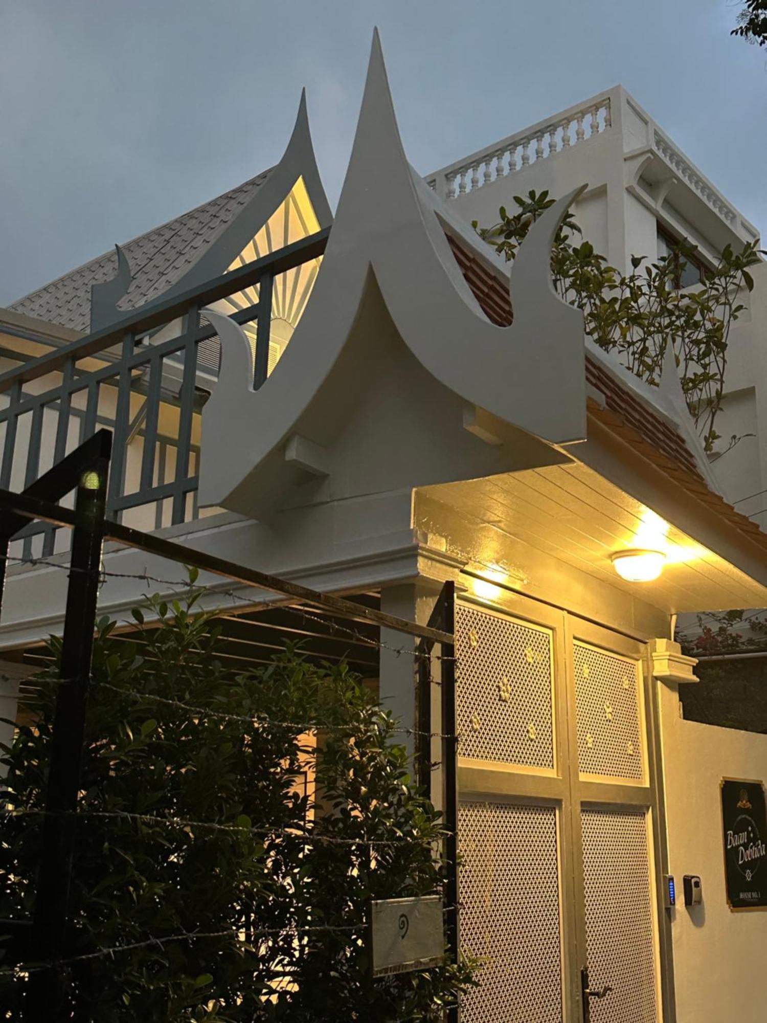Baan Debtida Hotel Bangkok Bagian luar foto