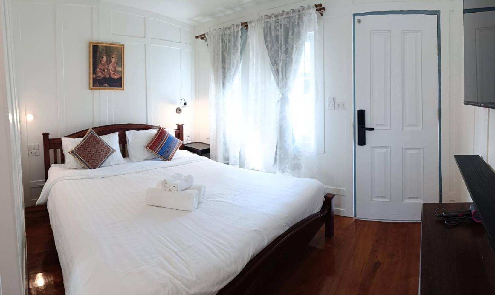 Baan Debtida Hotel Bangkok Bagian luar foto